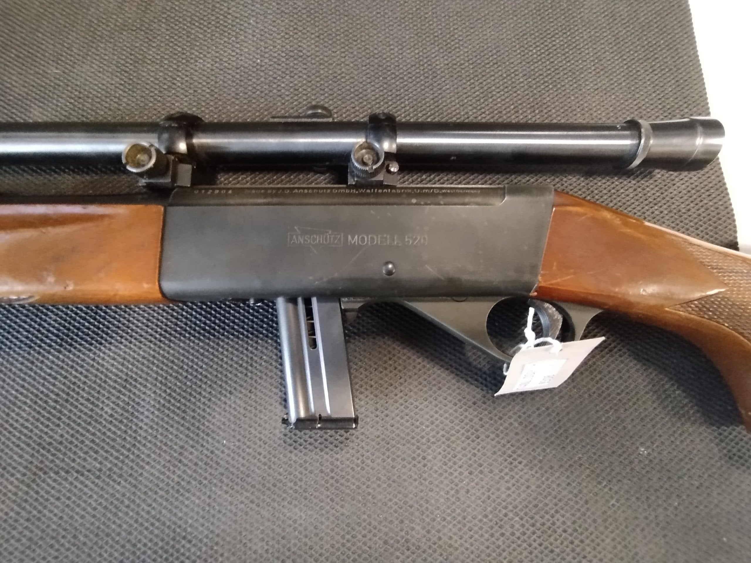 KARABINEK SAMOPOWTARZALNY ANSCHUTZ MODEL 520 cal.22lr